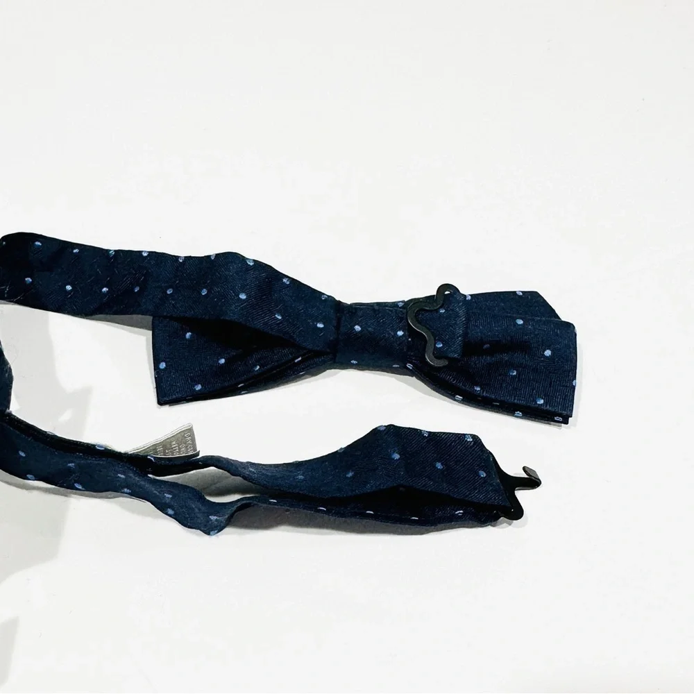 NWT Nordstrom Kids Blue Polka Dot Pattern Silk Pre-Tied Adjustable Bow-Tie